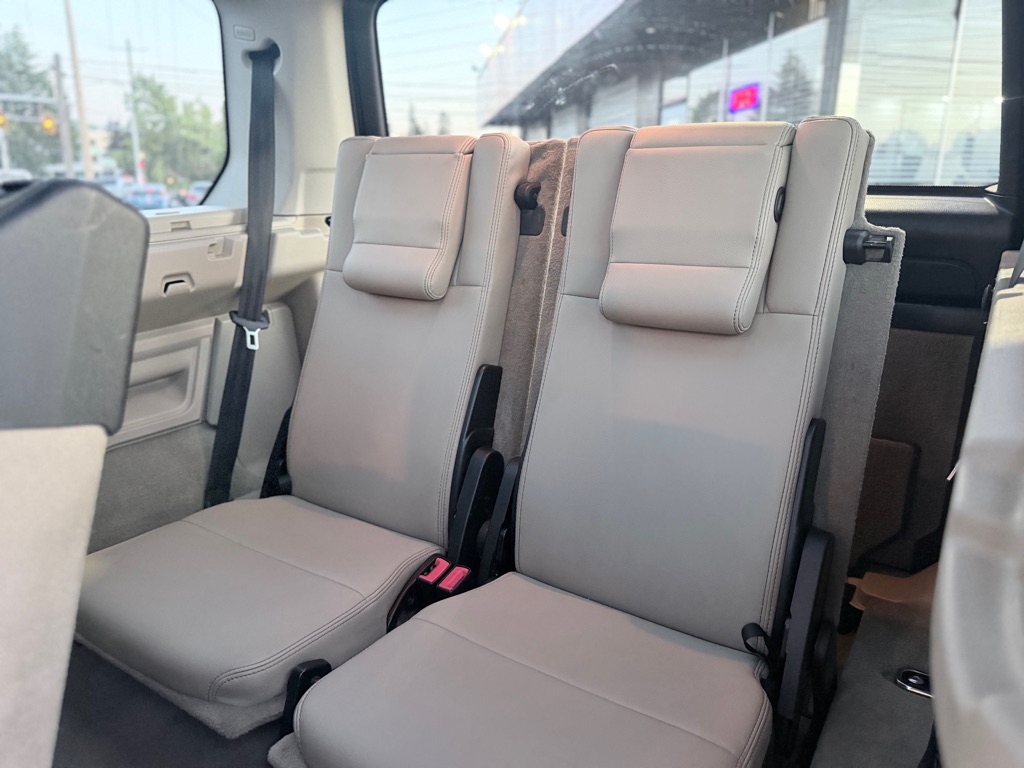 Photo 19 of this LAND ROVER LR4