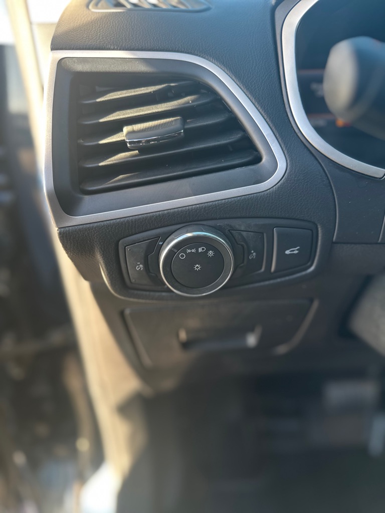 Photo 13 of this FORD EDGE