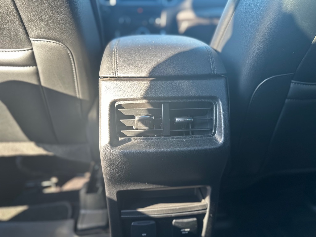 Photo 22 of this FORD EDGE