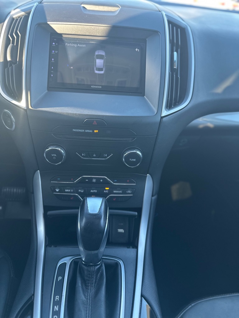 Photo 17 of this FORD EDGE
