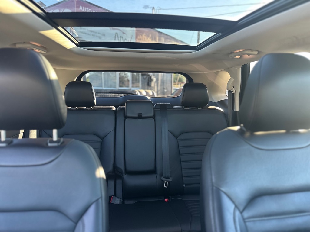 Photo 27 of this FORD EDGE