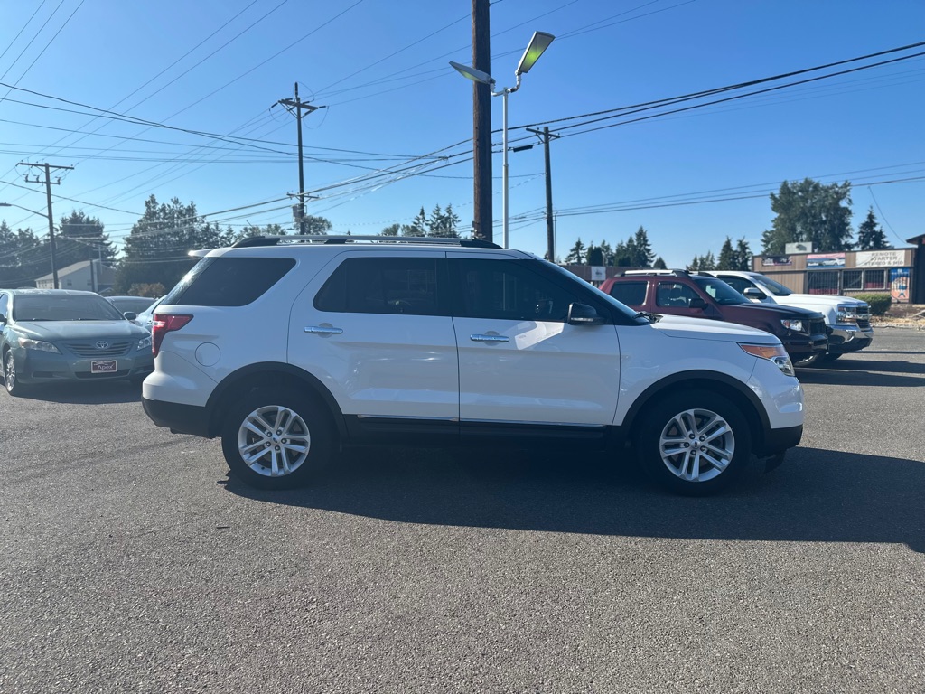 Photo 4 of this FORD EXPLORER