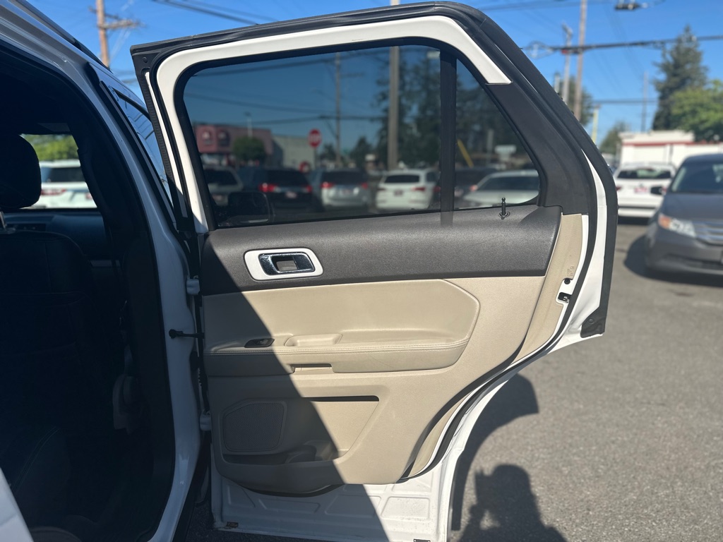 Photo 20 of this FORD EXPLORER