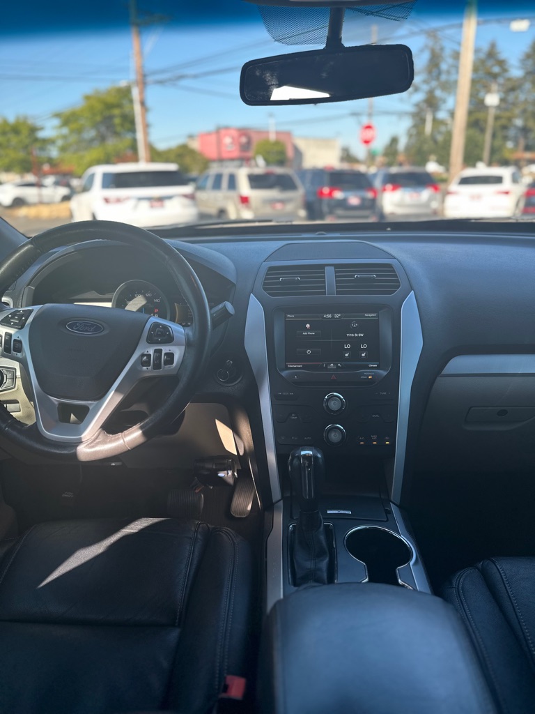 Photo 19 of this FORD EXPLORER