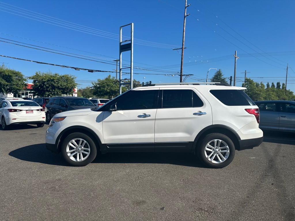 Photo 9 of this FORD EXPLORER