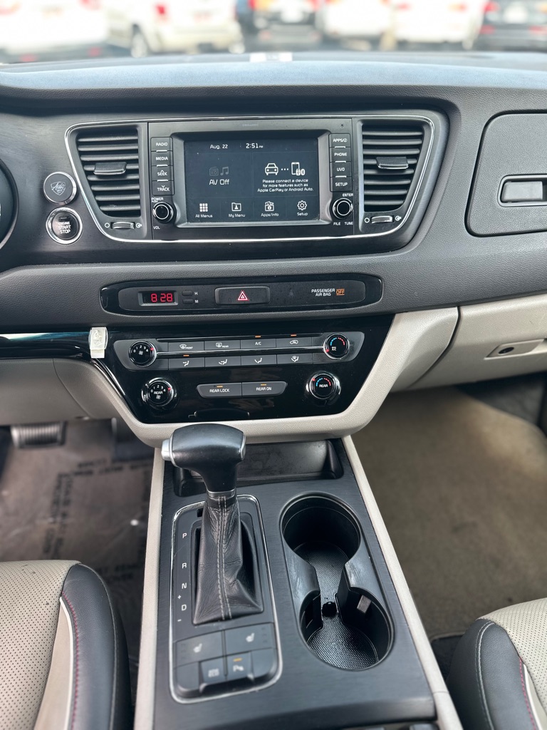 Photo 16 of this KIA SEDONA