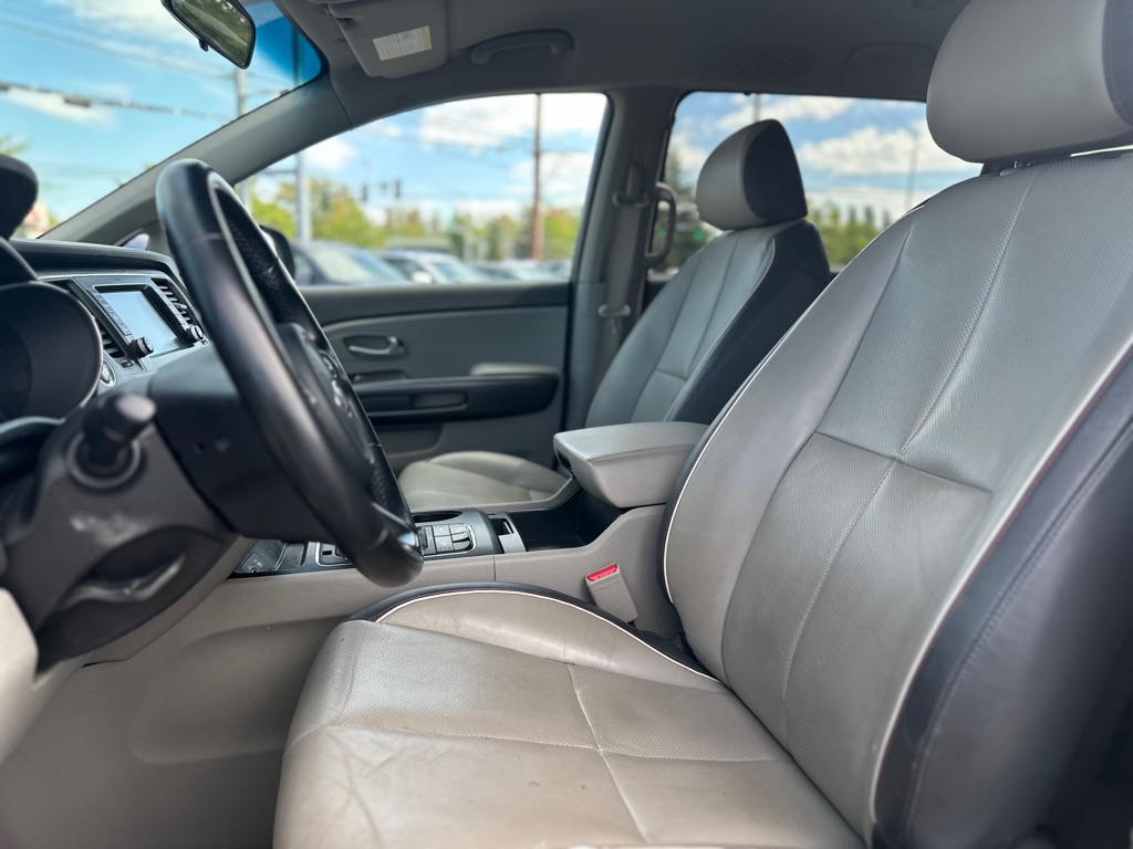 Photo 12 of this KIA SEDONA
