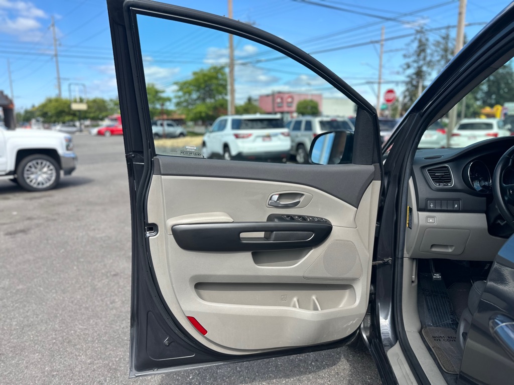 Photo 10 of this KIA SEDONA