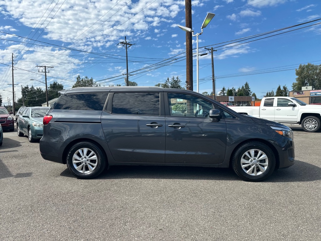 Photo 4 of this KIA SEDONA