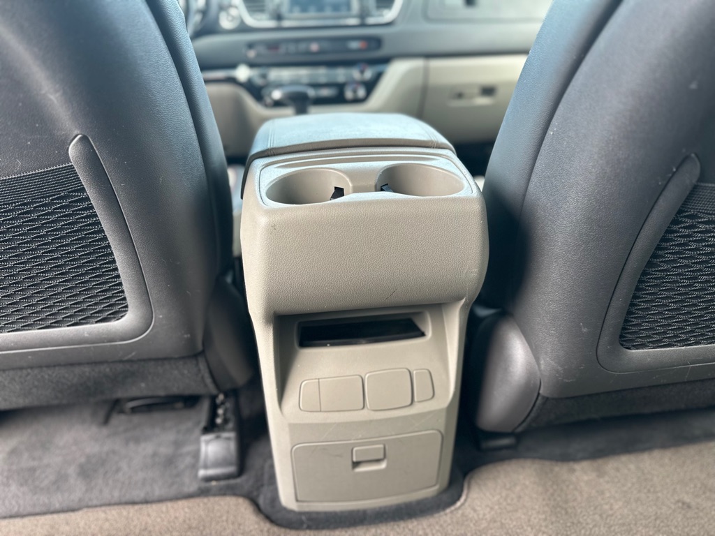 Photo 19 of this KIA SEDONA