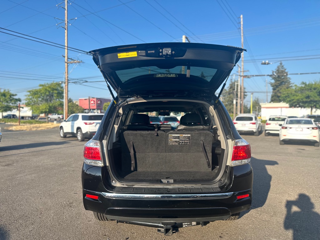 Photo 8 of this TOYOTA HIGHLANDER HYBR