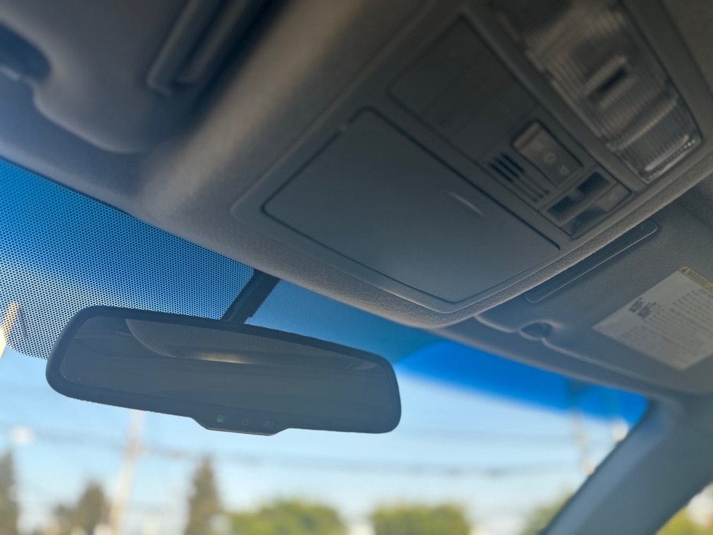 Photo 18 of this TOYOTA HIGHLANDER HYBR