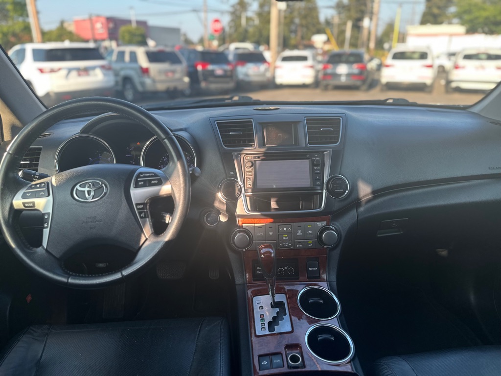Photo 22 of this TOYOTA HIGHLANDER HYBR