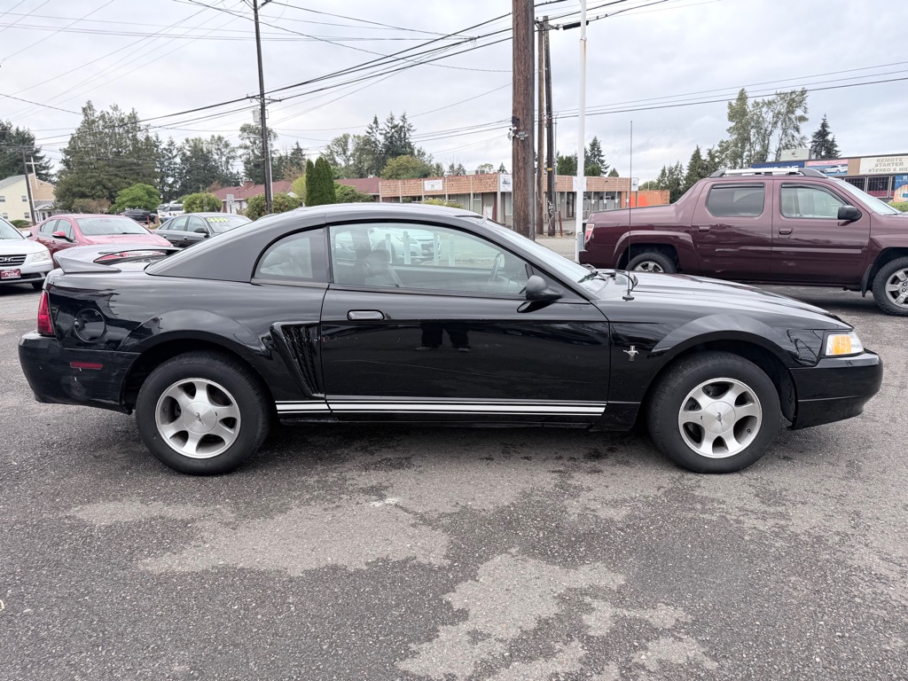 Photo 4 of this FORD MUSTANG
