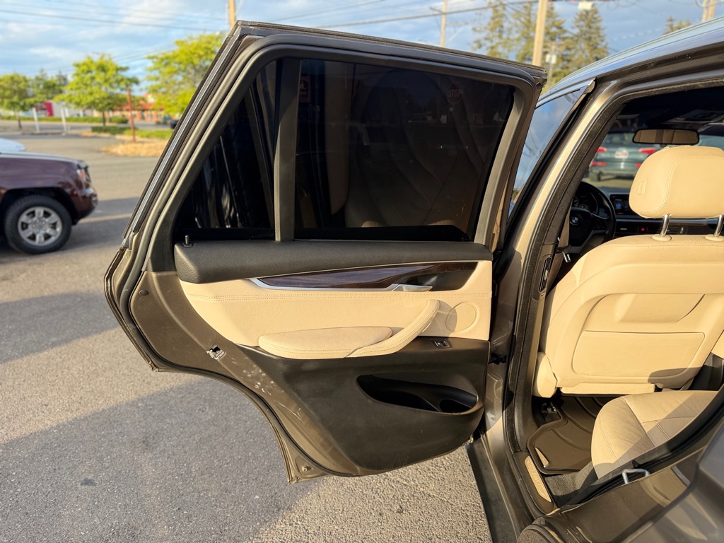 Photo 19 of this BMW X5
