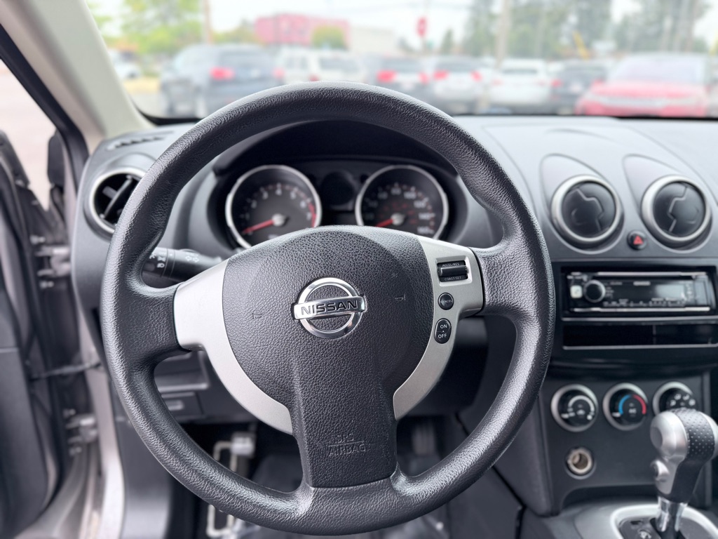 Photo 13 of this NISSAN ROGUE