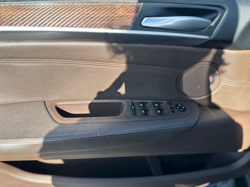 Photo 11 of this BMW X5