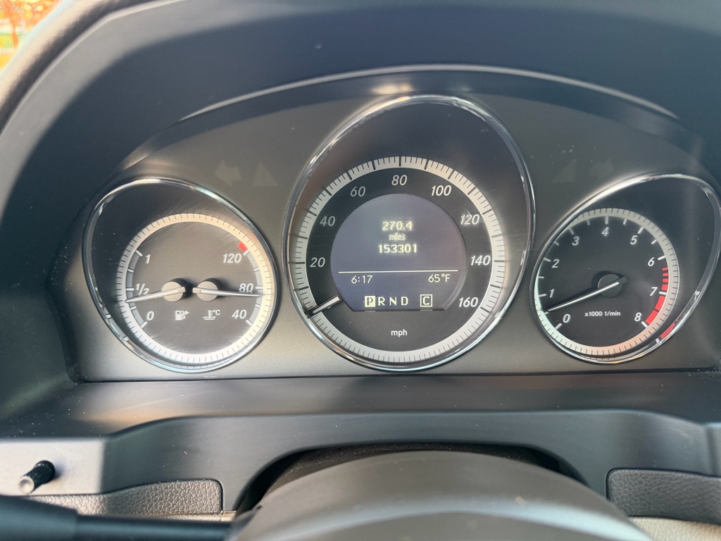Photo 15 of this MERCEDES-BENZ C-CLASS