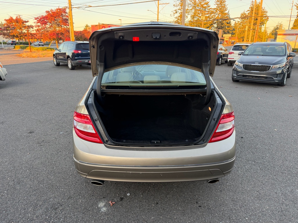 Photo 7 of this MERCEDES-BENZ C-CLASS