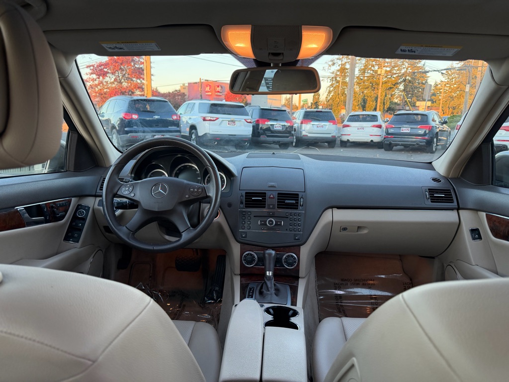 Photo 21 of this MERCEDES-BENZ C-CLASS