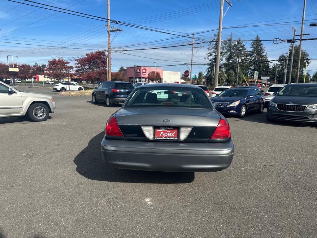Photo 6 of this FORD CROWN VICTORIA