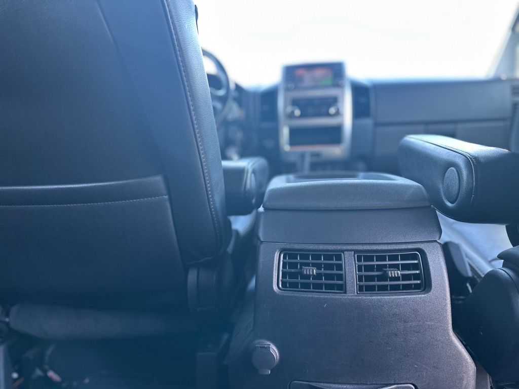 Photo 19 of this NISSAN TITAN