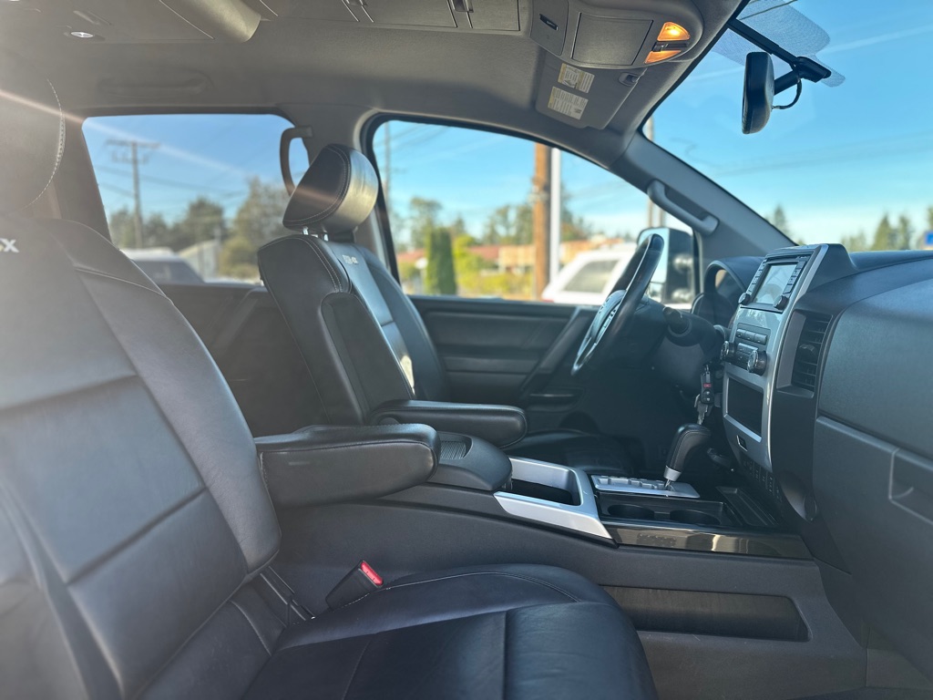 Photo 22 of this NISSAN TITAN