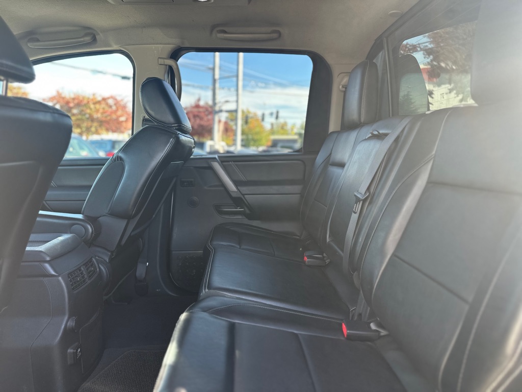 Photo 18 of this NISSAN TITAN