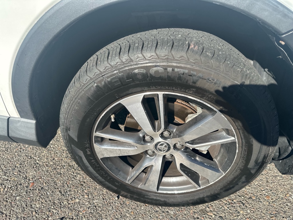 Photo 25 of this TOYOTA RAV4