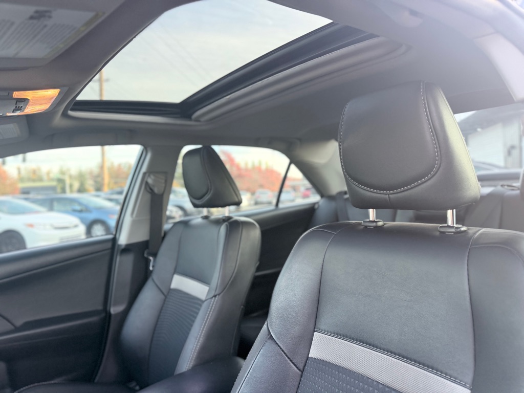 Photo 13 of this TOYOTA CAMRY