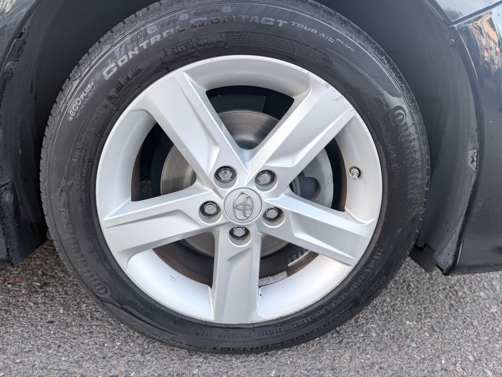 Photo 24 of this TOYOTA CAMRY