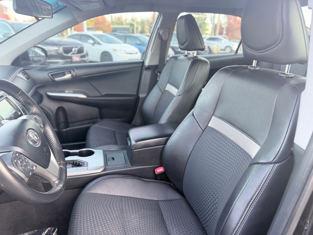 Photo 12 of this TOYOTA CAMRY