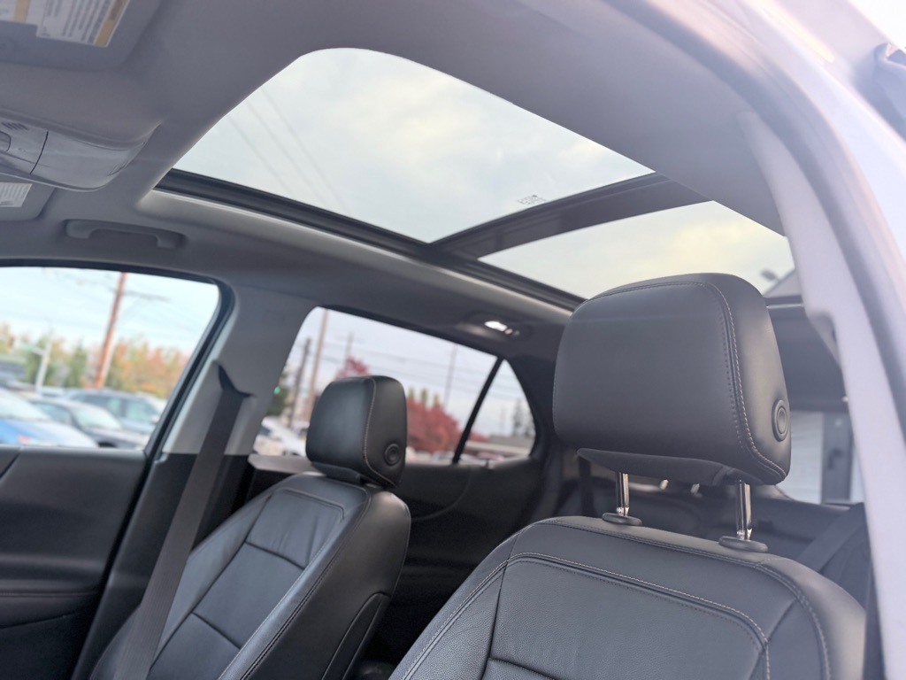 Photo 13 of this CHEVROLET EQUINOX