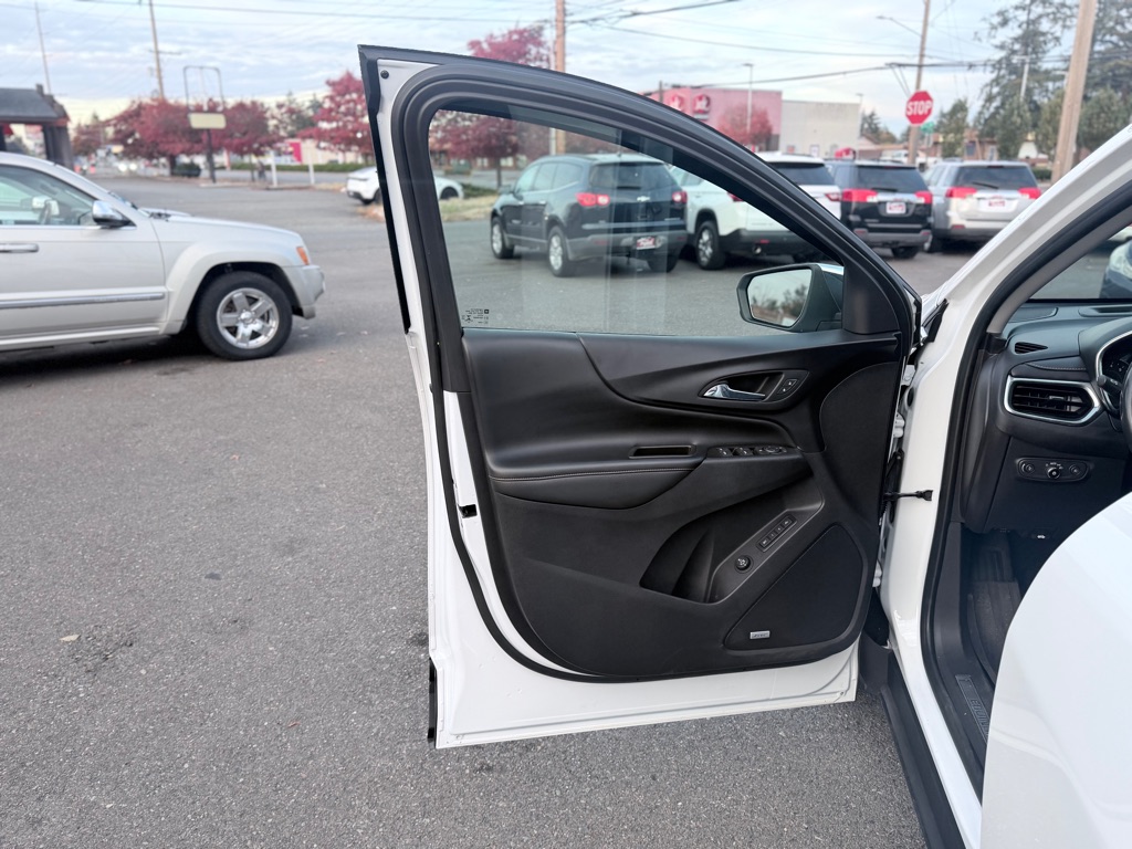 Photo 11 of this CHEVROLET EQUINOX
