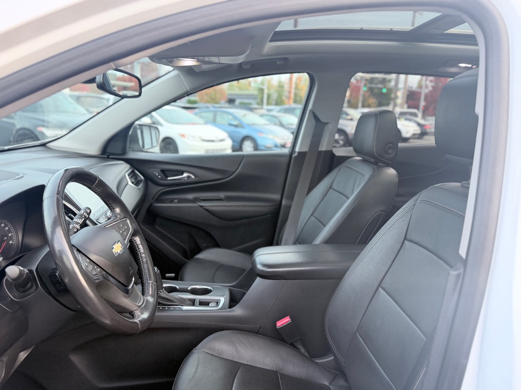 Photo 12 of this CHEVROLET EQUINOX