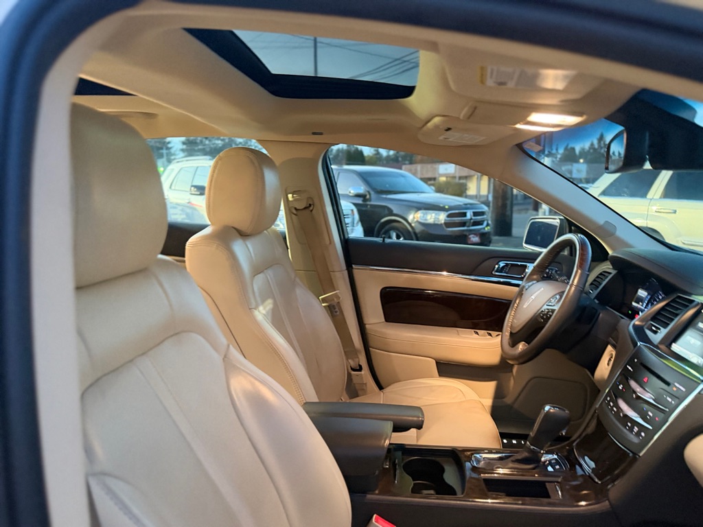 Photo 23 of this LINCOLN MKS