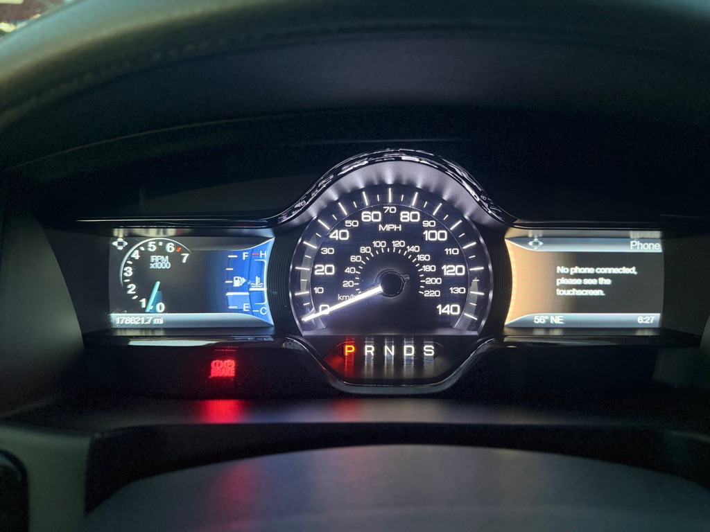 Photo 16 of this LINCOLN MKS