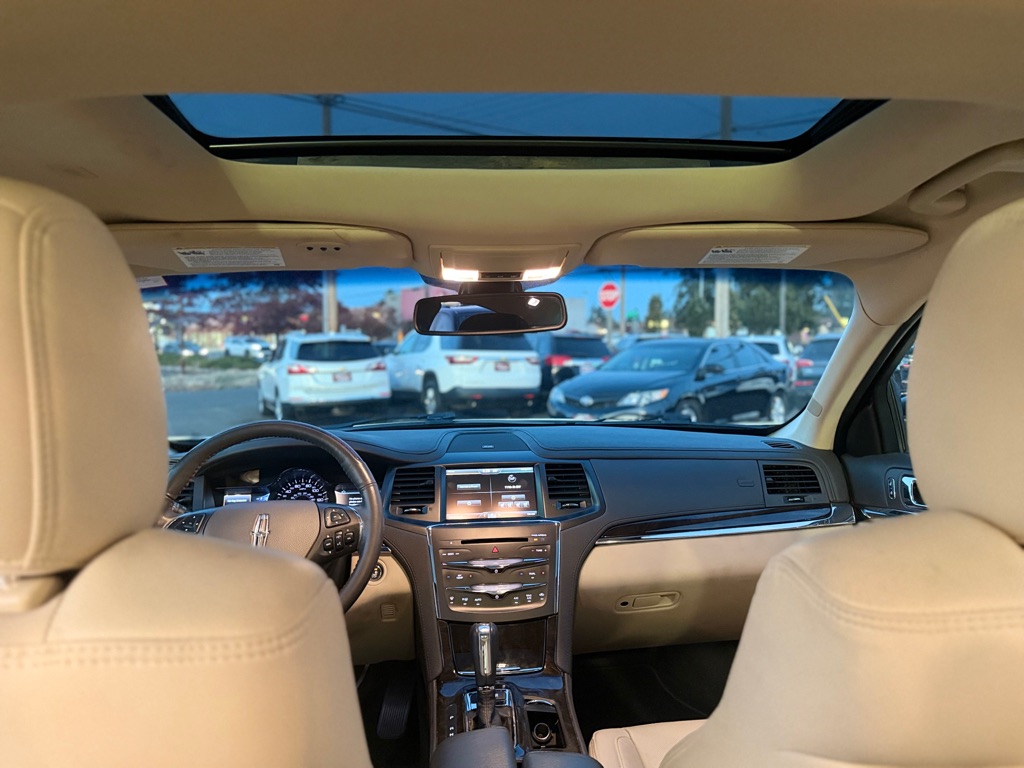 Photo 20 of this LINCOLN MKS