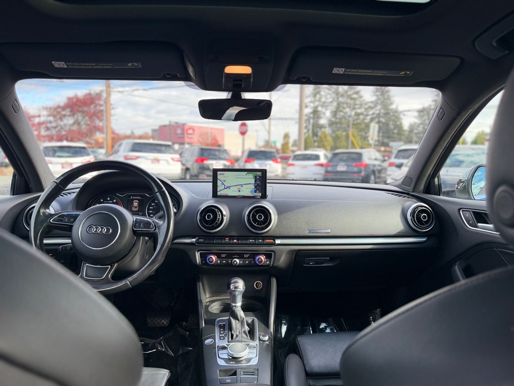 Photo 19 of this AUDI A3