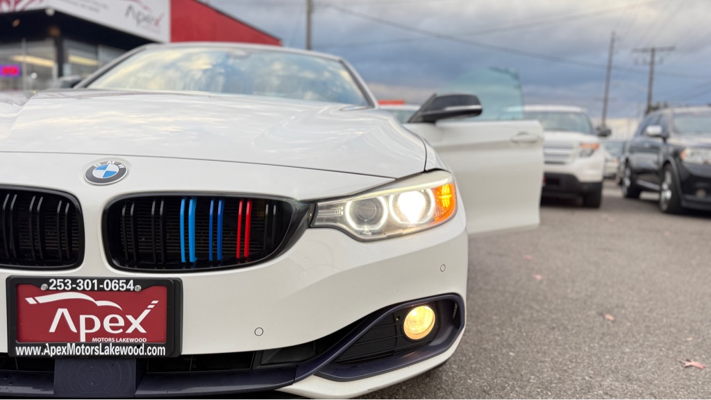 Photo 25 of this BMW 4 SERIES