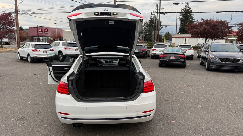 Photo 19 of this BMW 4 SERIES