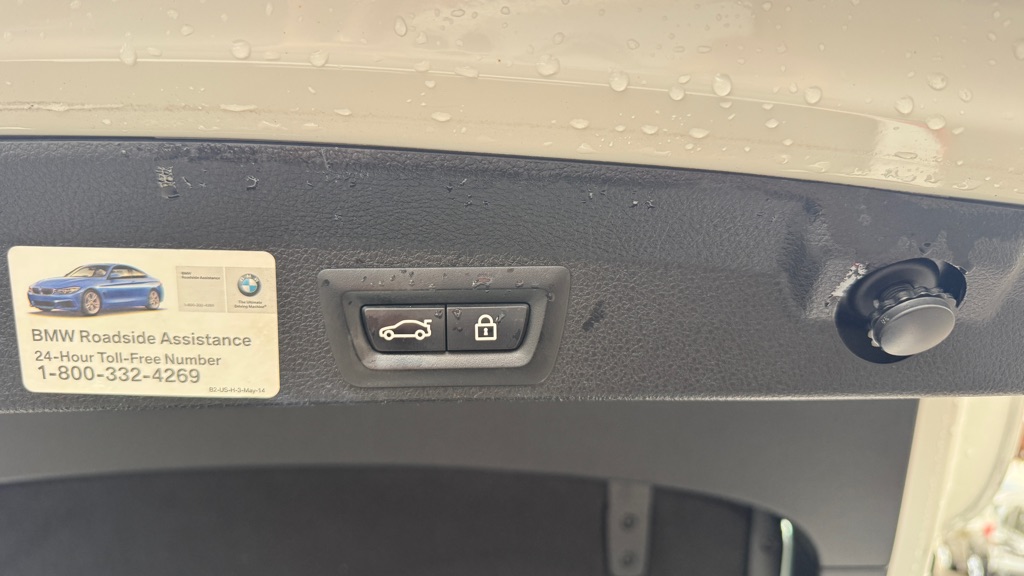 Photo 20 of this BMW 4 SERIES