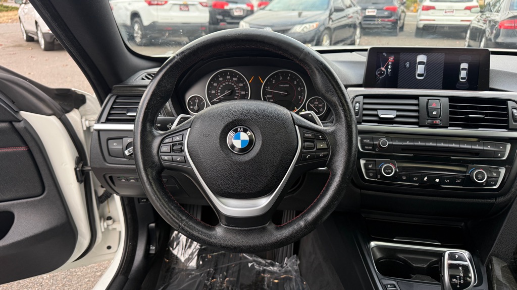 Photo 15 of this BMW 4 SERIES