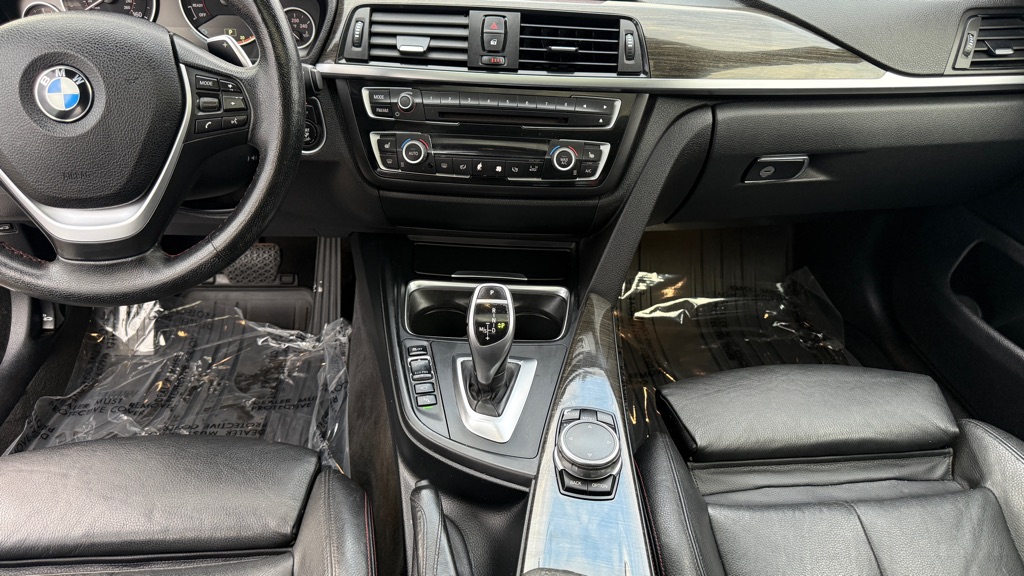 Photo 16 of this BMW 4 SERIES