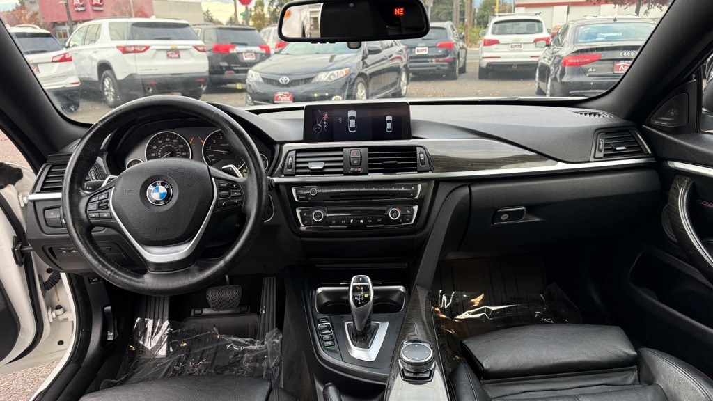 Photo 14 of this BMW 4 SERIES