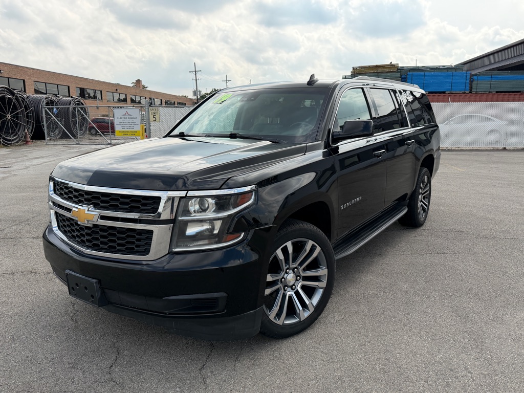 2019 Chevrolet Suburban LT's photo