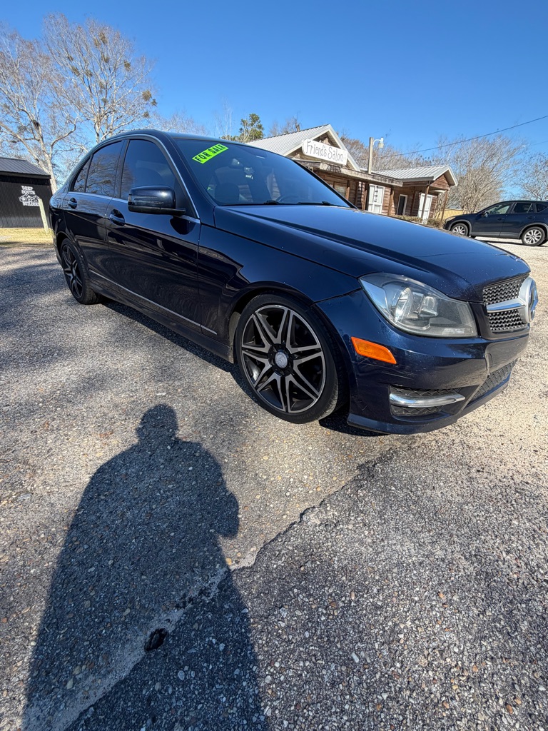Photo 3 of this MERCEDES-BENZ C-CLASS