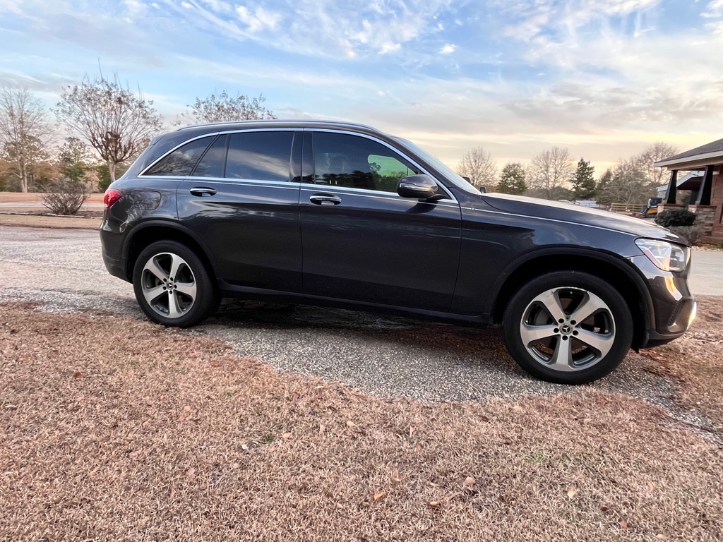 Photo 5 of this MERCEDES GLC 300