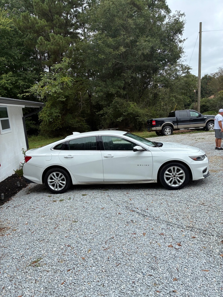 Photo 8 of this CHEVROLET MALIBU
