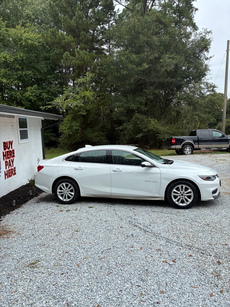Photo 9 of this CHEVROLET MALIBU